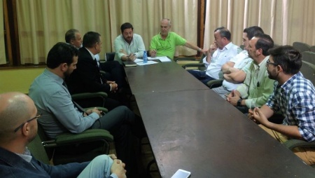 Pablo Camacho, durante la reunión con los expositores del sector del automóvil