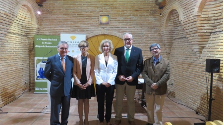 El Alcalde, Julián Nieva, junto a los premiados