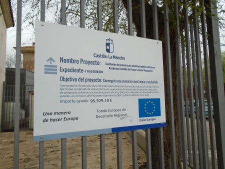 Información del proyecto en un cartel situado en el Centro Social del Nuevo Manzanares
