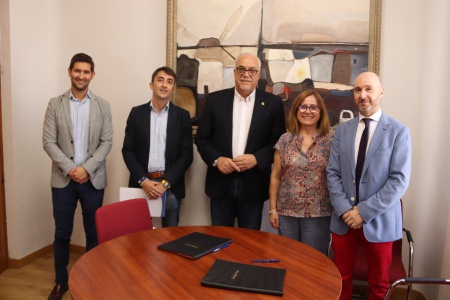 Nieva y Palacios junto a los representantes de La Empresarial