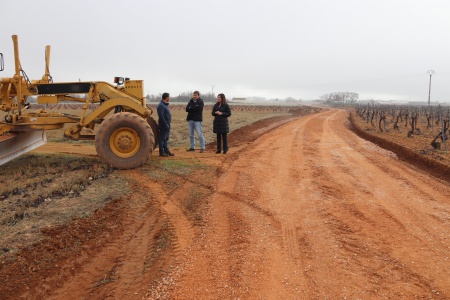 La concejala de Obras y el Jefe del Servicio Técnico han visitado las obras de mejora del camino de Pepe Ola