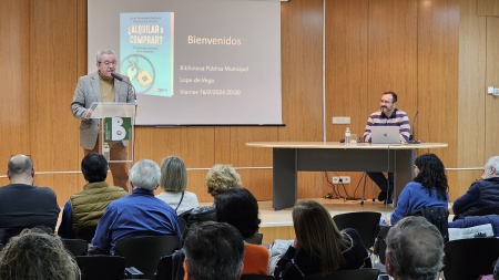 El concejal Candi Sevilla presentó al autor del libro