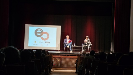 Charla de Anna Bosch en la Casa de Cultura ante cerca de 150 asistentes