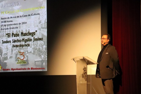 Aula Abierta El patio manchego_Teodoro Sánchez-Migallón