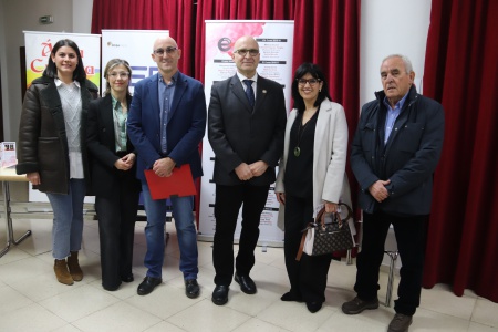 A la conferencia de JAL asistieron las concejalas del equipo de gobierno, Laura Carrillo y Paqui de la Cruz; el edil no adscrito, José María Molina-Prados; y la diputada provincial Begoña Martín