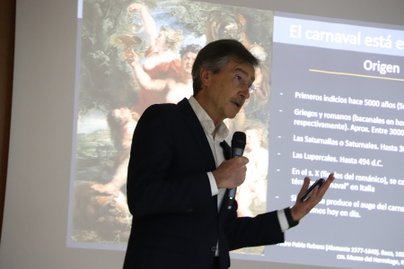 Conferencia 'El carnaval está en el arte' de Juan Francisco Castillo