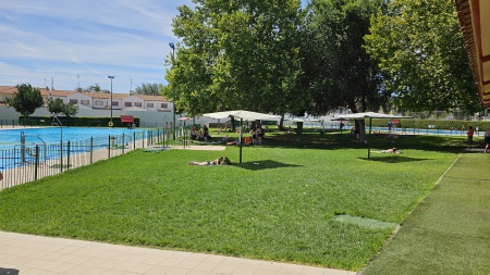 Vista general de la piscina municipal de Manzanares