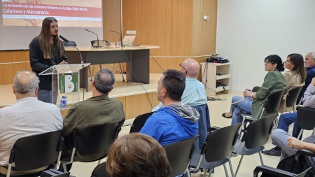 El profesor García Carpintero durante la conferencia