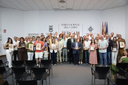 Foto conjunta de premiados y autioridades