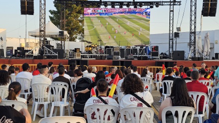 En la plaza se instalará la misma pantalla gigante que se instaló en La Pérgola el viernes En la plaza se instalará la misma pantalla gigante que se instaló en La Pérgola el viernes