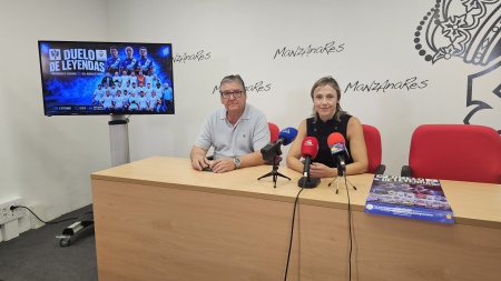 Pedro Callejas y Laura Carrillo en la presentación del partido