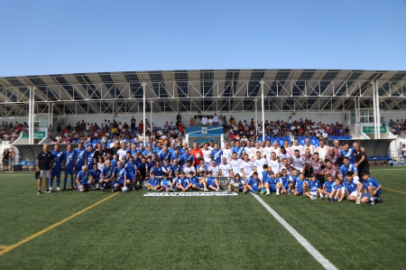 Foto conjunta de los dos equipos antes del partido Foto conjunta de los dos equipos antes del partido