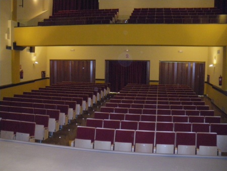 Patio de butacas del salón de actos de la Casa de Cultura