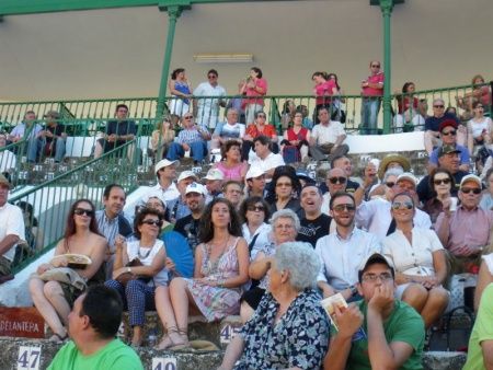 Discapacitados y mayores en los toros