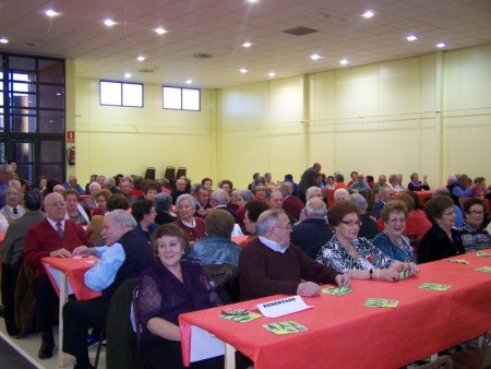 Unos 500 mayores participaron en la chocolatada