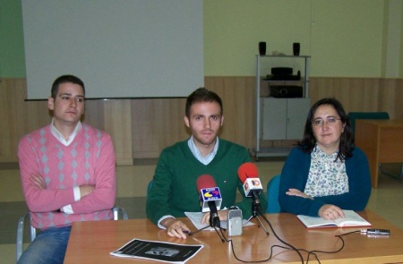 Archivo; concejal juventud en rueda de prensa