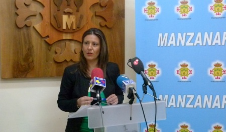 Lola Serna en rueda de prensa