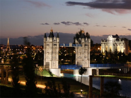 Parque Europa nocturno