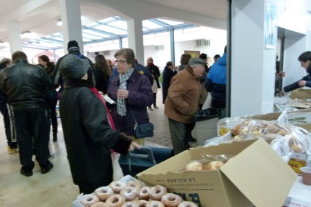 Degustación de dulces en el mercado