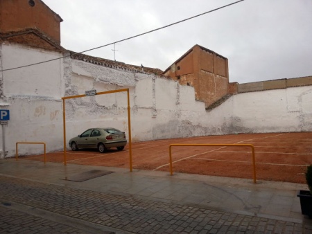 Nuevo parking en Reyes Católicos