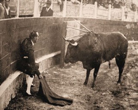 Ignacio Sánchez Mejías toreando. Archivo