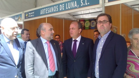 Alcalde de Manzanares con autoridades extremeñas en Feria del queso de Trujillo