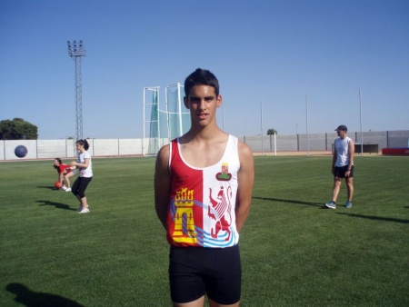 Javier Fernández-Pacheco, campeón regional juvenil de lanzamiento de peso