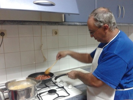 Usuario del Centro Ocupacional en el curso de cocina