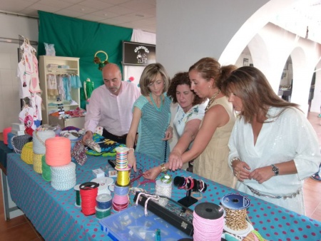 Las autoridades, durante la visita inaugural a "Emplaza tus sentidos"