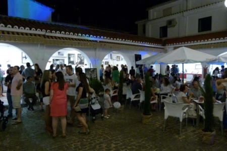 Gran ambiente en la noche del sábado en el Mercado Municipal