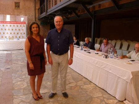 Lola Serna y Félix Yáñez durante el Concurso Regional de Calidad de Vinos 2013