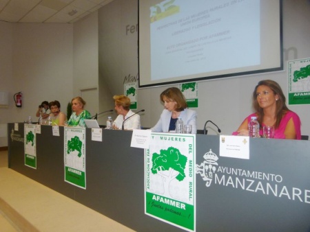 Mesa redonda sobre la mujer rural en FERCAM