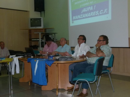 La Junta Directiva durante la Asamblea Ordinaria 2013/2014