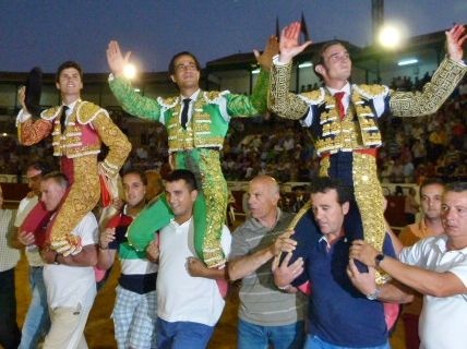 Luque, Fandiño y Huertas, a hombros en Manzanares