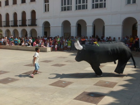 Gran expectación durante el encierro infantil. Novedad de las fiestas