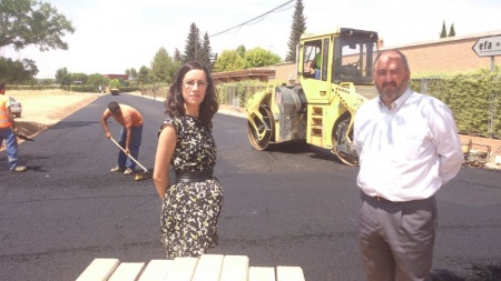 Alfonso Mazarro, Concejal de Obras del Ayuntamiento de Manzanares junto a Mercedes Hidalgo, arquitecta municipal.