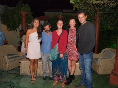 Miembros de Lazarillo TCE y de la Cía. Madre Constriktor, con el actor Asier Etxeandía. Foto: Jesús Maestro