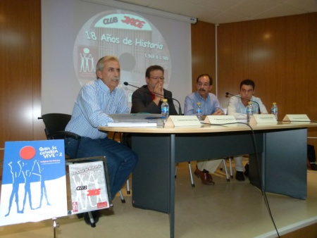 Presentación del libro póstumo de Paco Romero en la biblioteca municipal