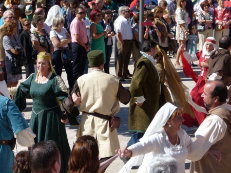 Bailes antes de la elección de alcaldes medievales