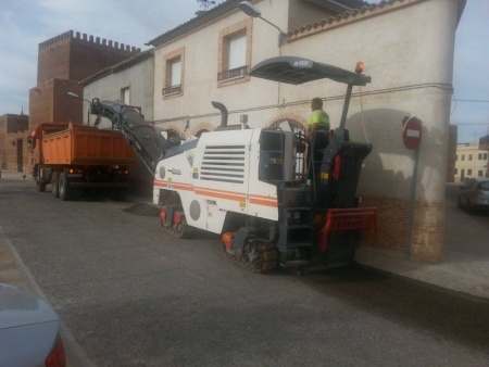 Trabajos de fresado en la calle Sal