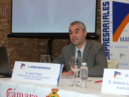 Javier Flores durante su ponencia