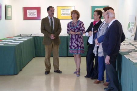 Visita del concejal de Cultura a la exposición junto a miembros de Airén