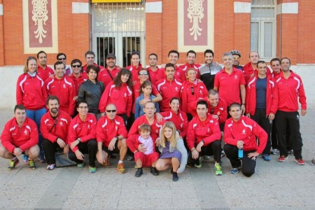 Expedición del Club de Atletismo Manzanares antes de salir hacia Socuéllamos