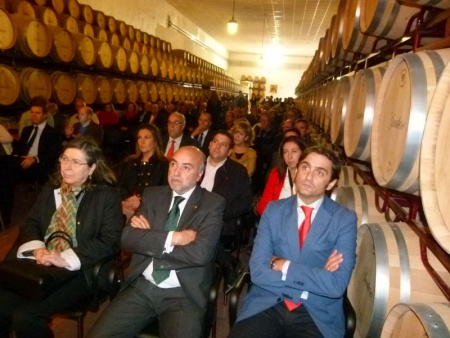 La Coordinadora Provincial de Agricultura, el alcalde y el Director General de Agricultura, en la inauguración de las Jornadas "Alma del Vino"