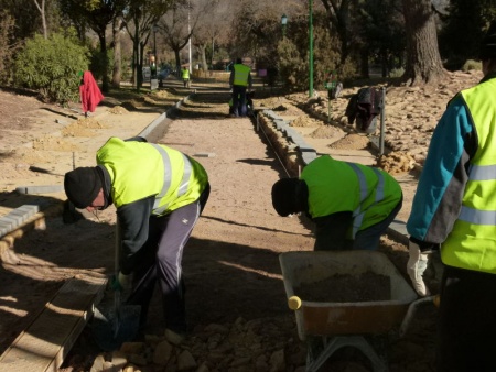 Operarios del plan de empleo en el Parque del Polígono