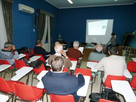 Una de las sesiones del curso celebrado en el Centro Social