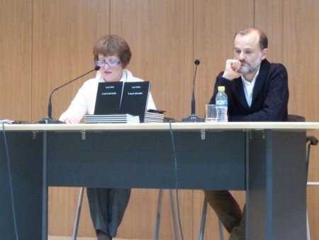 Isabel Villalta y Manuel Gallego durante la presentación del libro