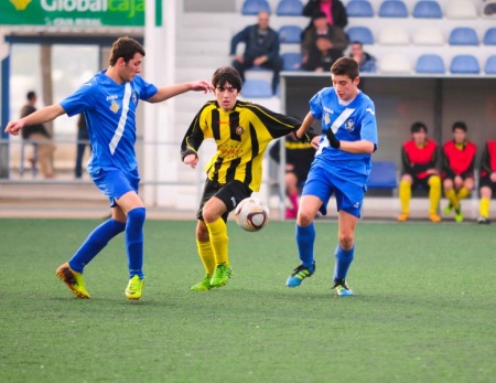 El Manzanares CF juvenil ganó 3-0 al Cervantes, segundo clasificado. Foto: Roque J. Cuesta