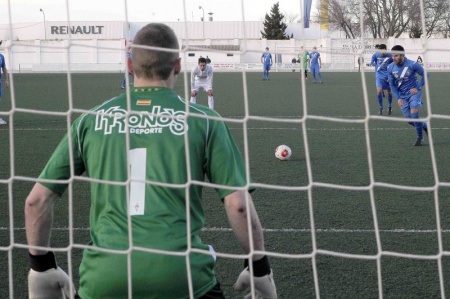 Carlos Arroyo antes de lanzar el penalti a lo Panenka. Foto: Roque Jesús Cuesta