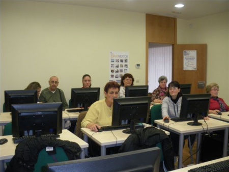 Participantes de un reciente curso de informática del Centro de la Mujer